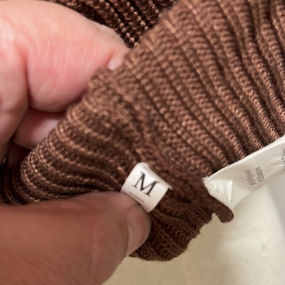 Super cute knit top - Picture 4 of 5